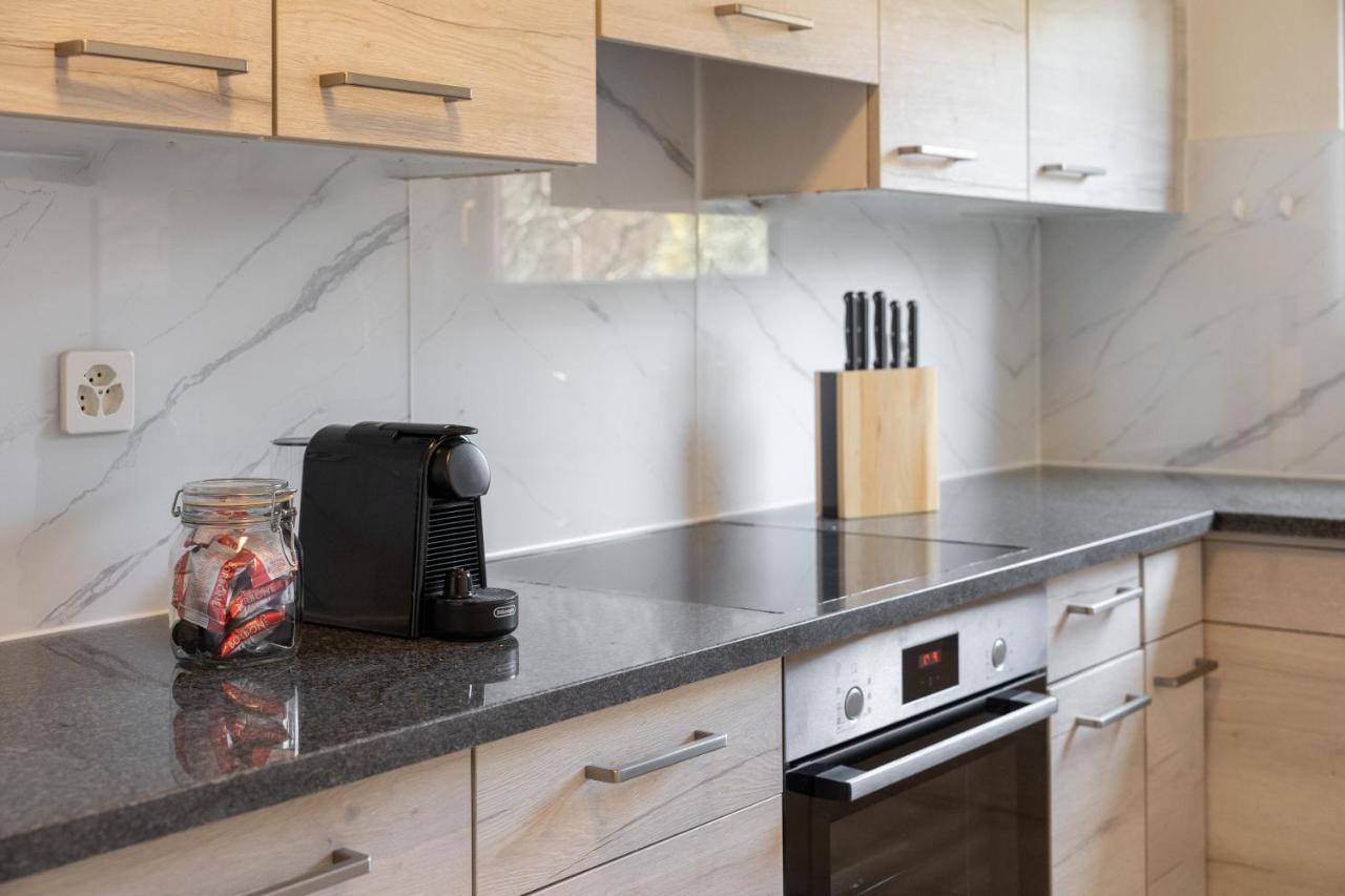 Between Lakes Apartments - 58 Интерлакен Екстериор снимка