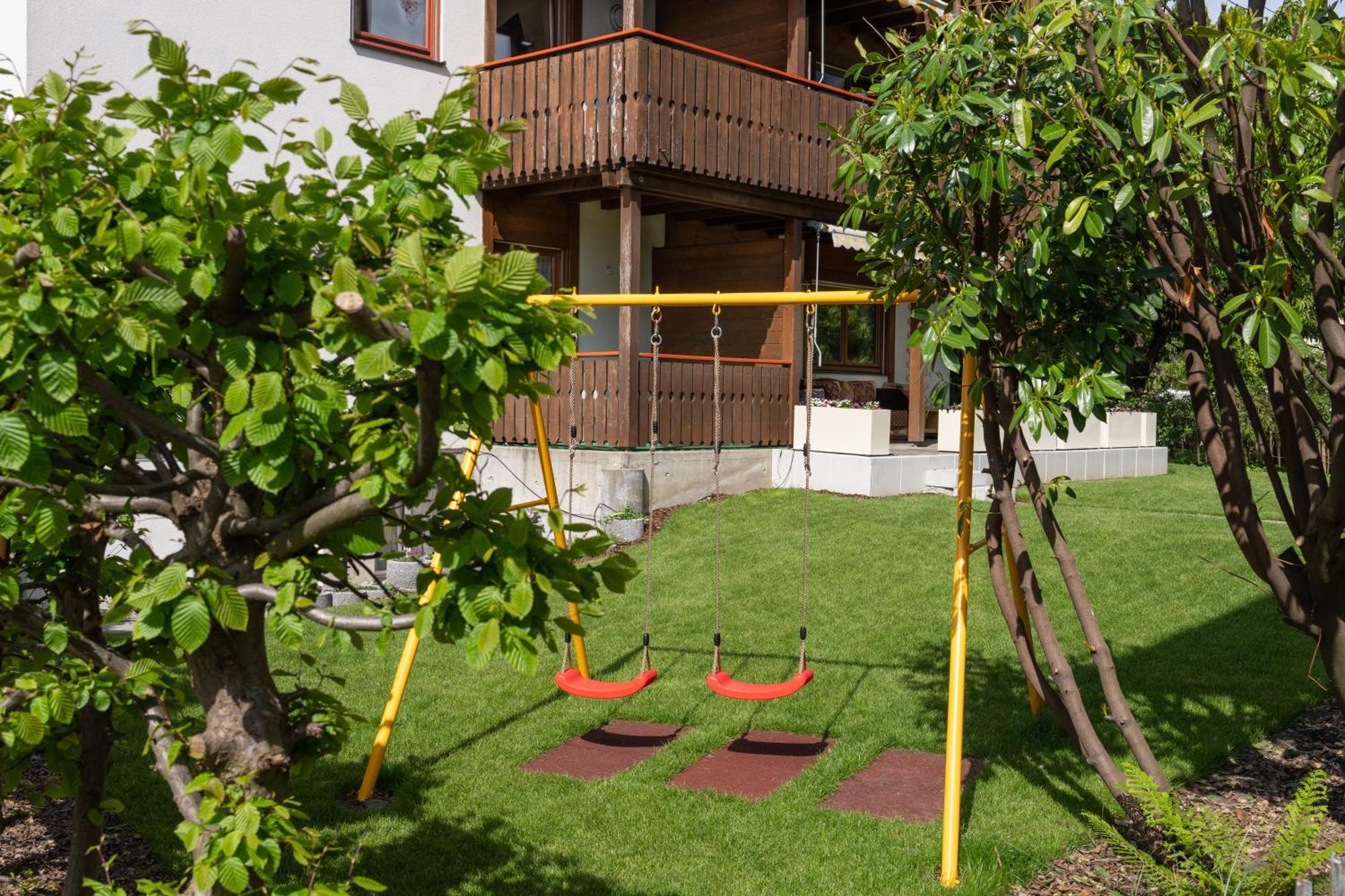 Between Lakes Apartments - 58 Интерлакен Екстериор снимка